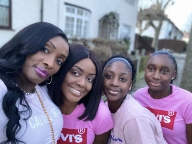 Selfie of Oti sisters and mum