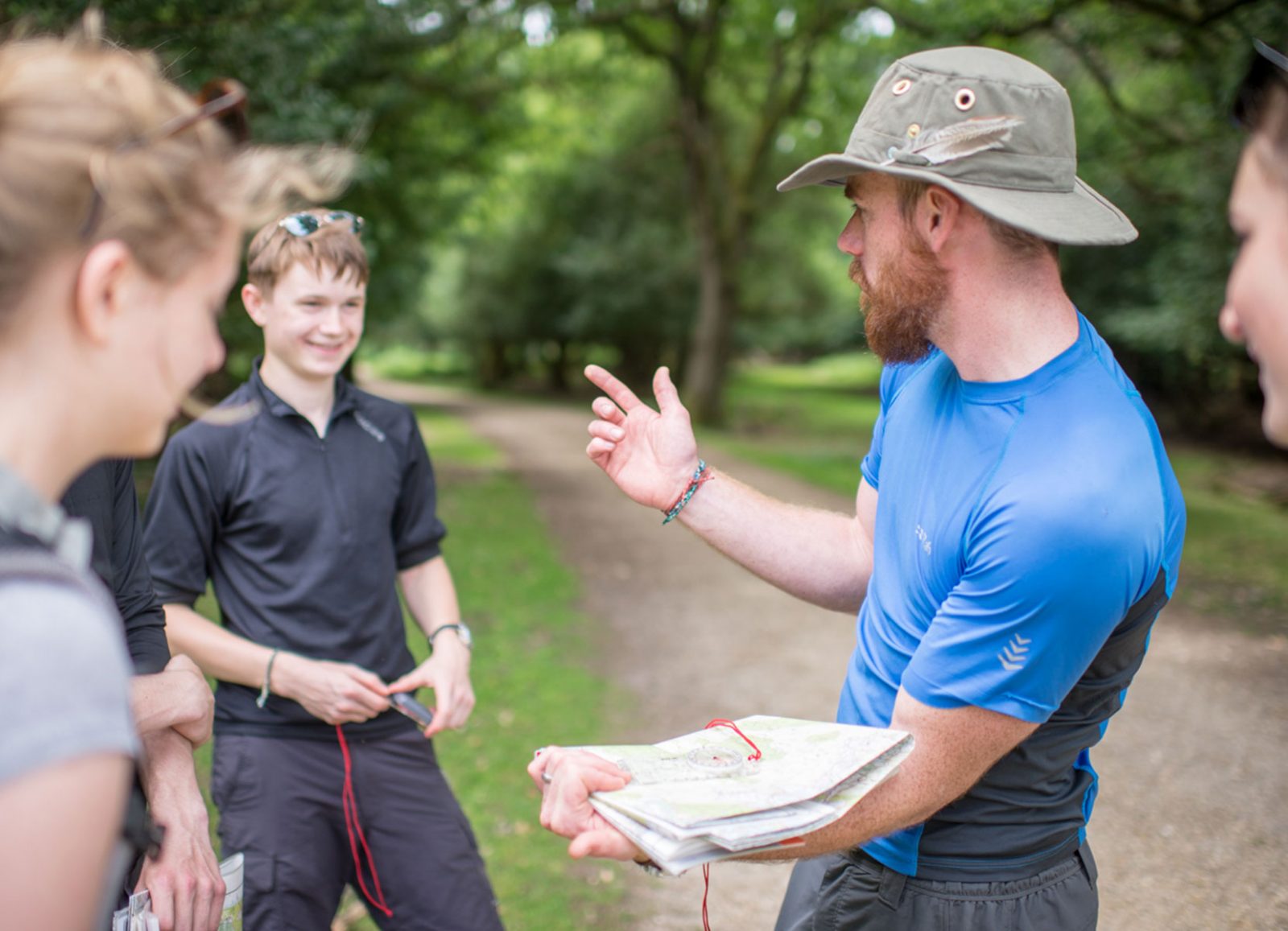 DofE Leader speaking to partcicipant